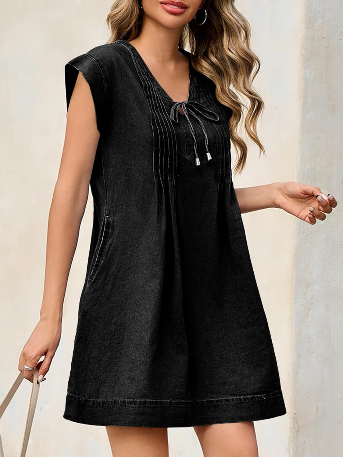 ✨Women's V-neck Pleated Denim Dress With Pockets(Buy 2 Free Shipping)